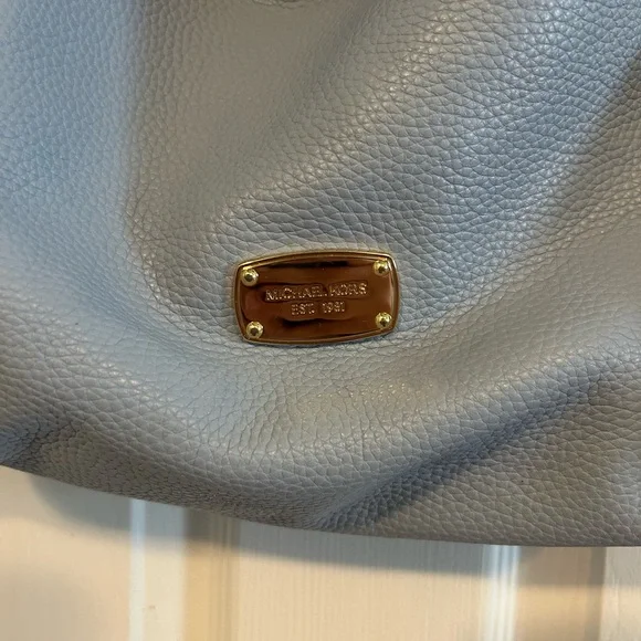 Michael Kors Sky Blue Pebbled Leather Bedford Hobo Shoulder Bag - Picture 2 of 8